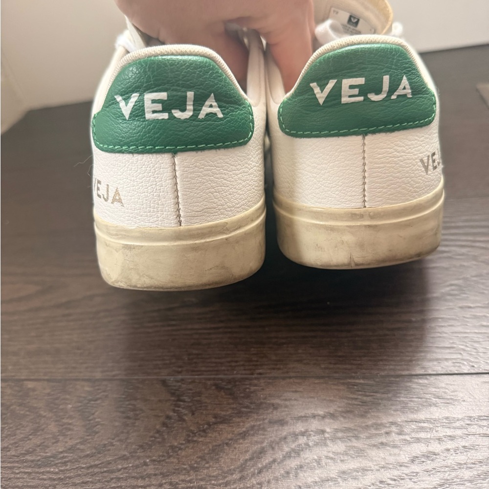 💚🖤 Veja White Leather Campo Sneakers with Black and Green Accents - Picture 8 of 11